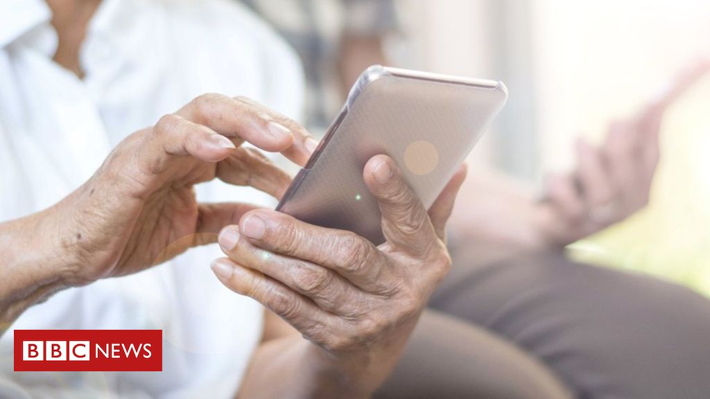 grandmother-ordered-to-delete-facebook-photos-under-gdpr
